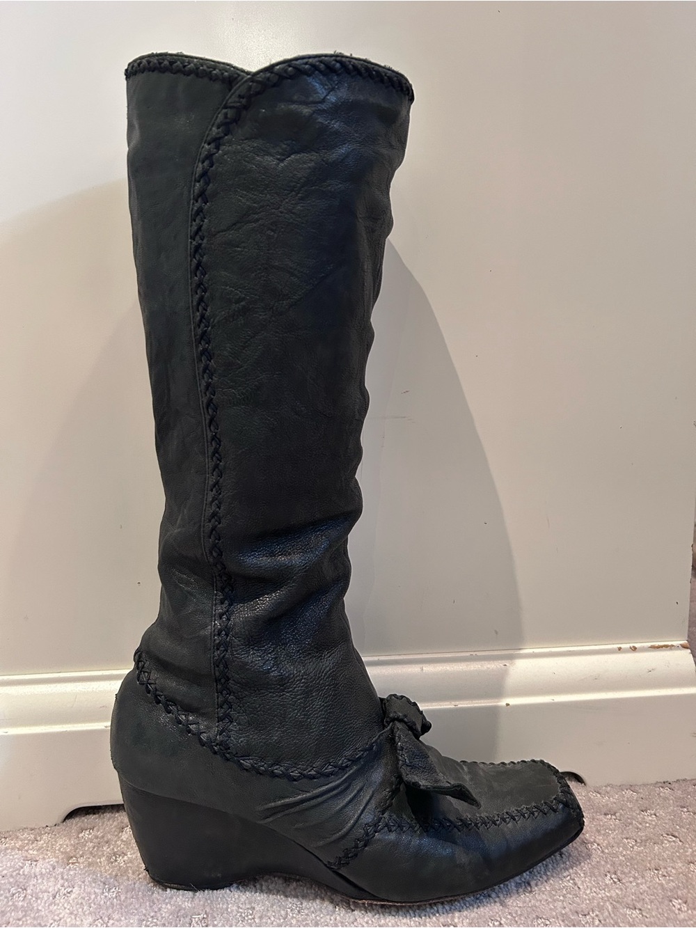 Modern Vintage Black leather Wedge Boots with Braided Trim. Front bow. Inner zip